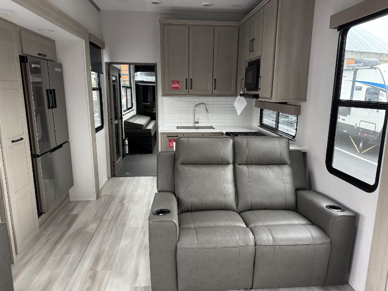 2025 Grand Design Momentum G-Class 415G - Image 4