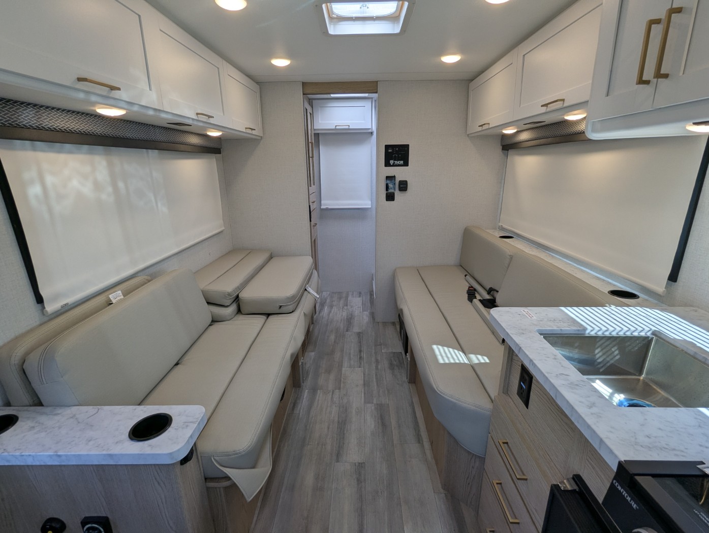 2026 Thor Motor Coach Four Winds 19X - Image 10