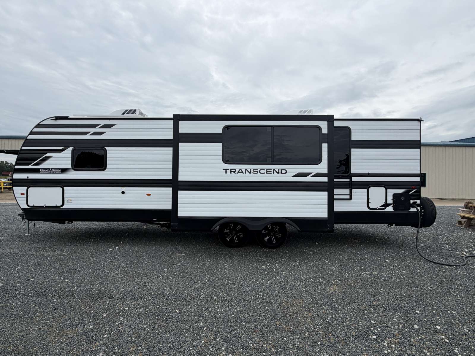 2026 Grand Design Transcend 265BHT - Image 4