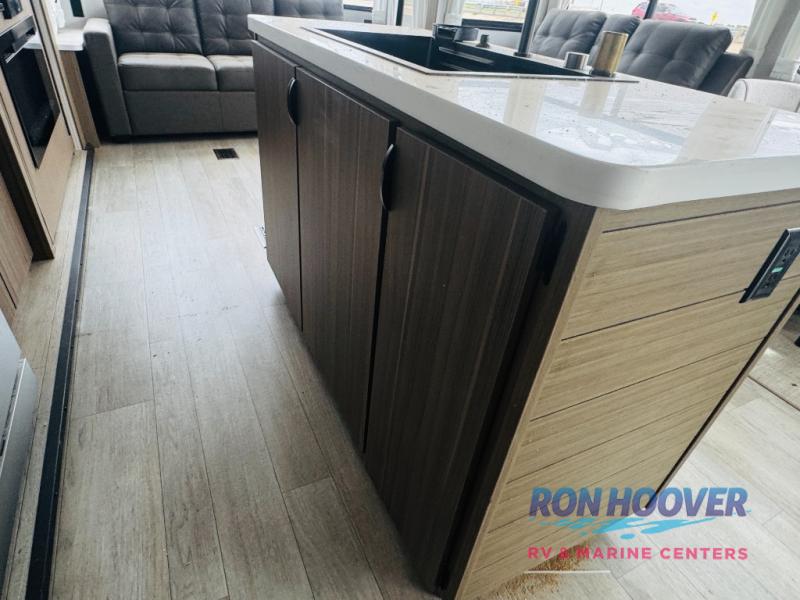 2025 FOREST RIVER 42FLDL - Image 11