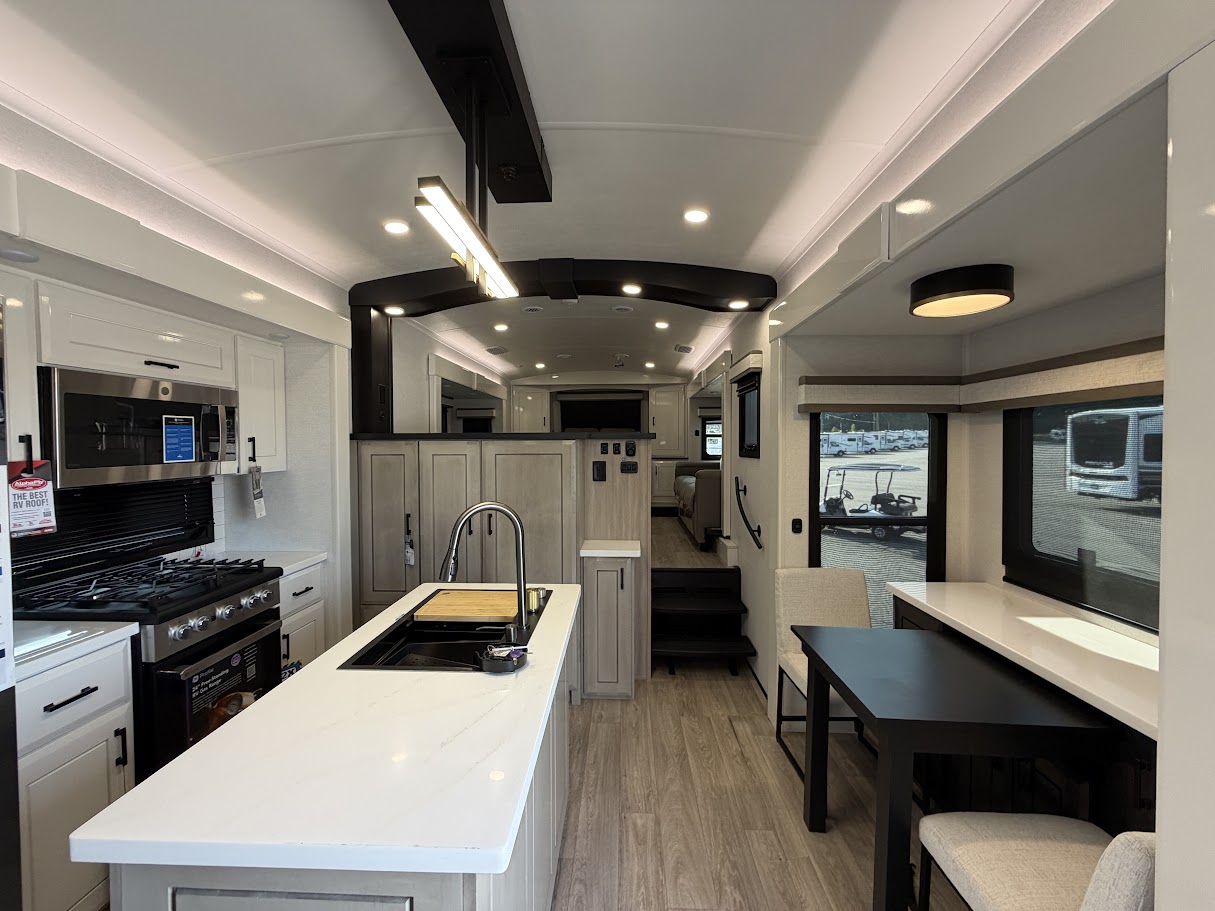 2027 JAYCO PINNACLE 39FLOK - Image 13
