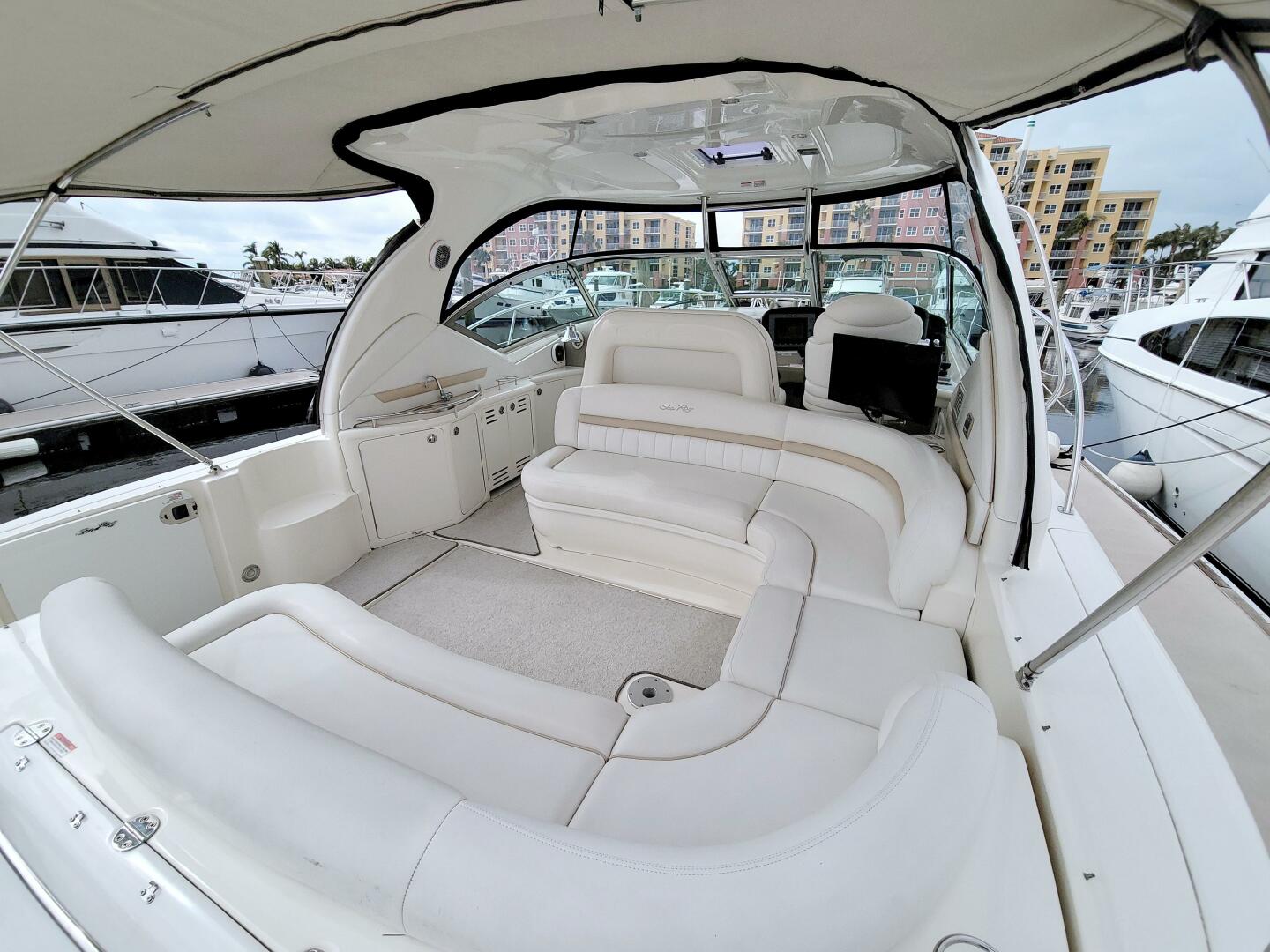 2009 Sea Ray 44 Sundancer - Image 13