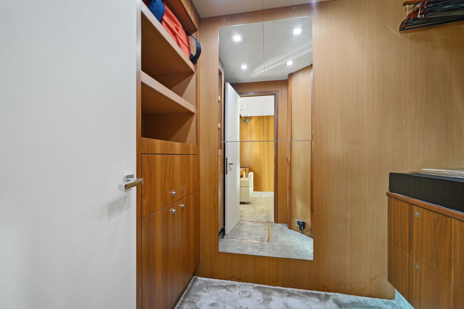 2013 Sunseeker Predator 84 - Image 26