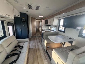 2027 THOR MOTOR COACH MAGNITUDE GA31 - Image 5