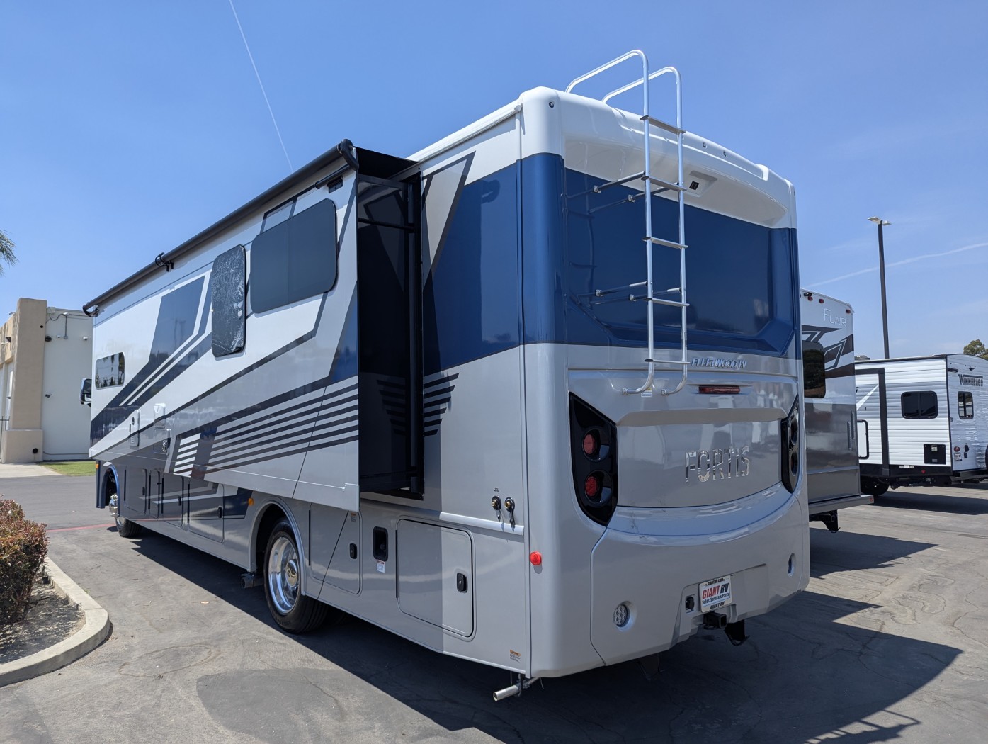 2026 Fleetwood Fortis 32RW - Image 4