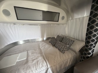 2022 AIRSTREAM CARAVEL 22FB - Image 17