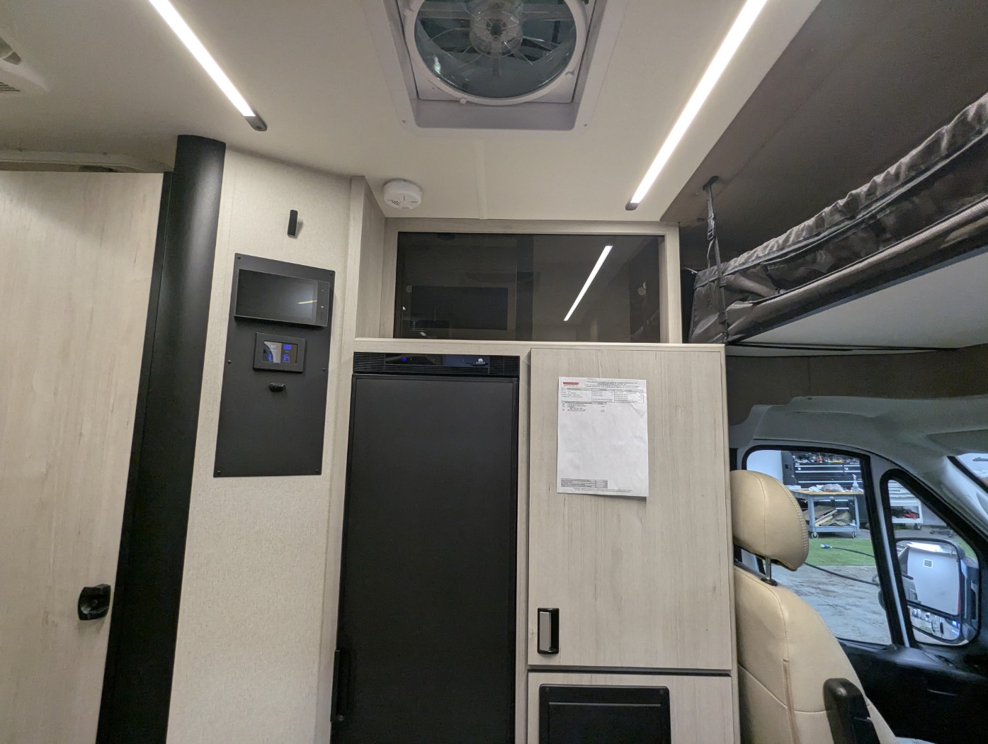2027 Winnebago Elora 19DC - Image 11