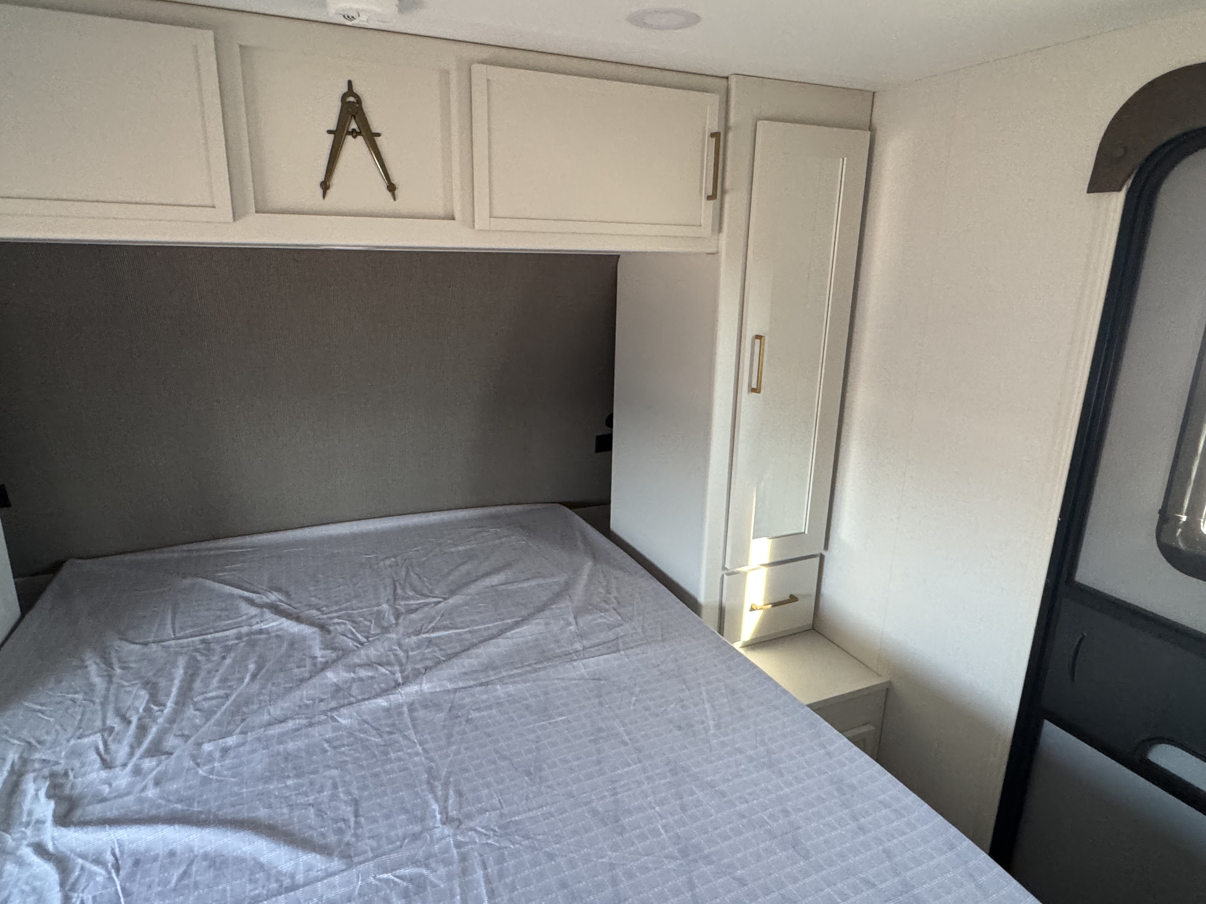 2027 GRAND DESIGN TRANSCEND 265BHT - Image 20