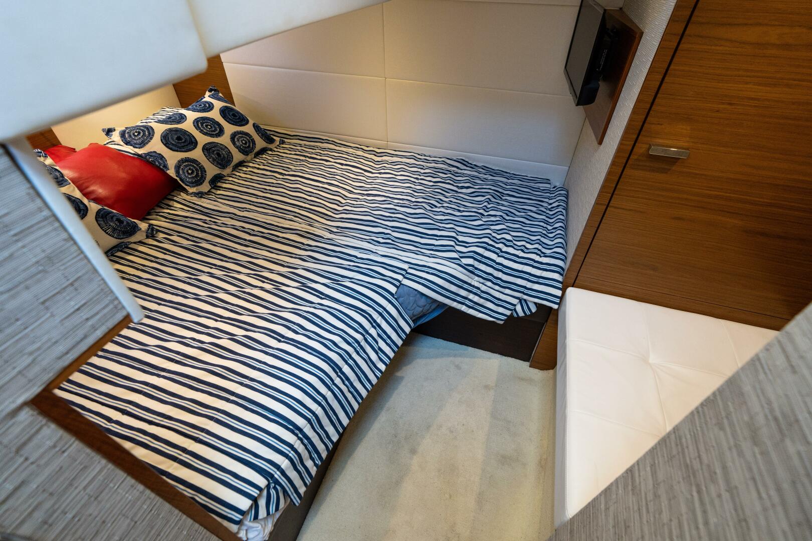 2015 Tiara Yachts 44 Coupe - Image 24