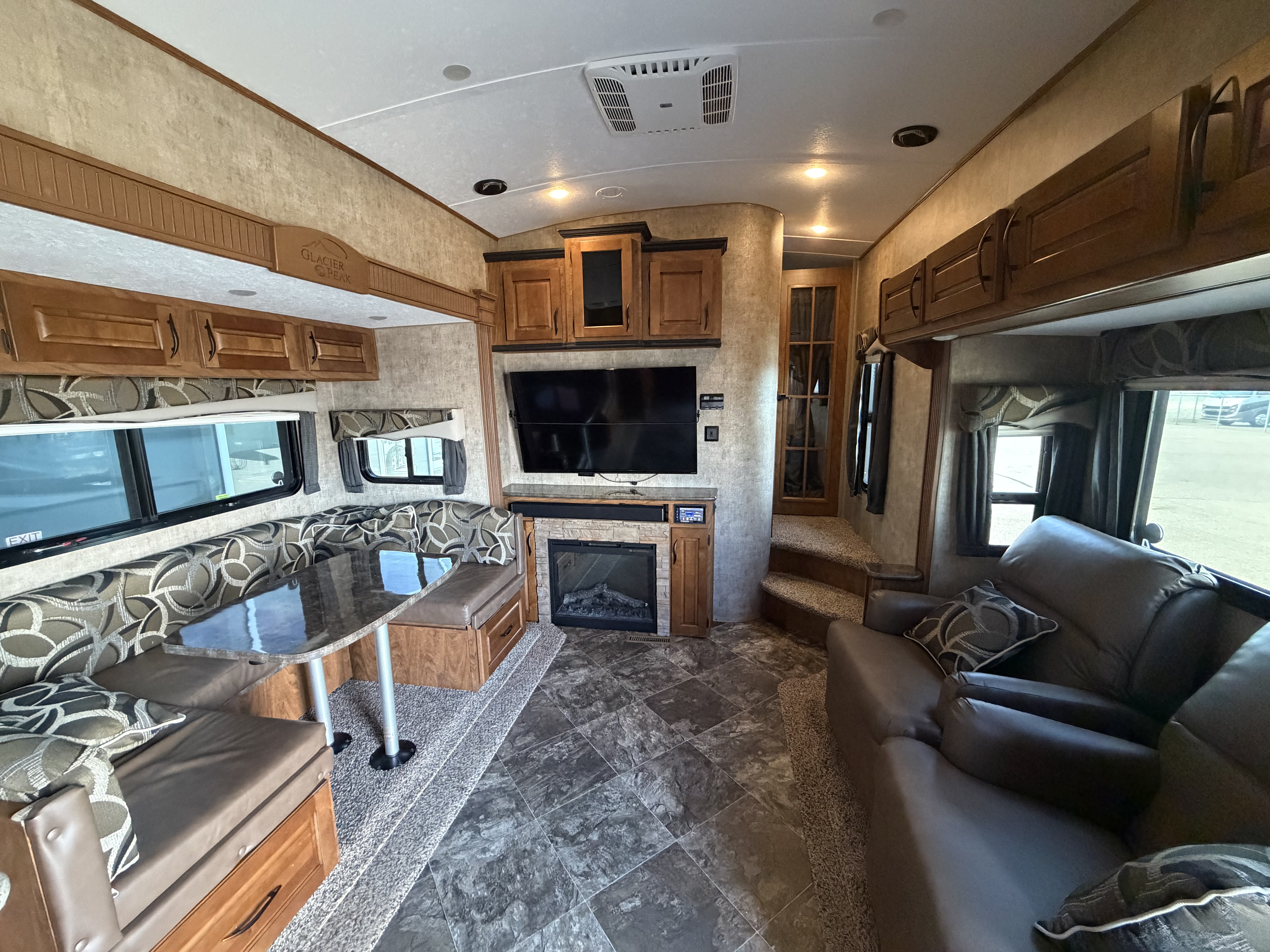 2016 OUTDOORS RV Mountain Series Glacier Peak 26RKS WALLOWA - Image 3