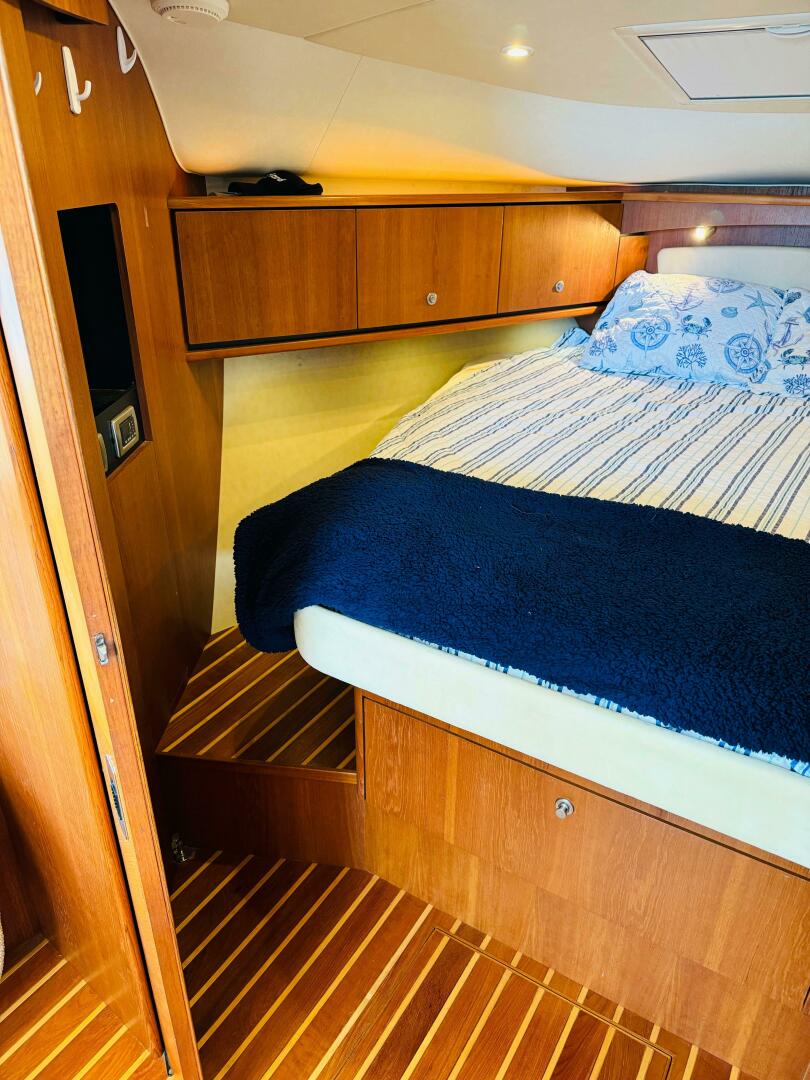 2007 Tiara Yachts 3900 Sovran - Image 16