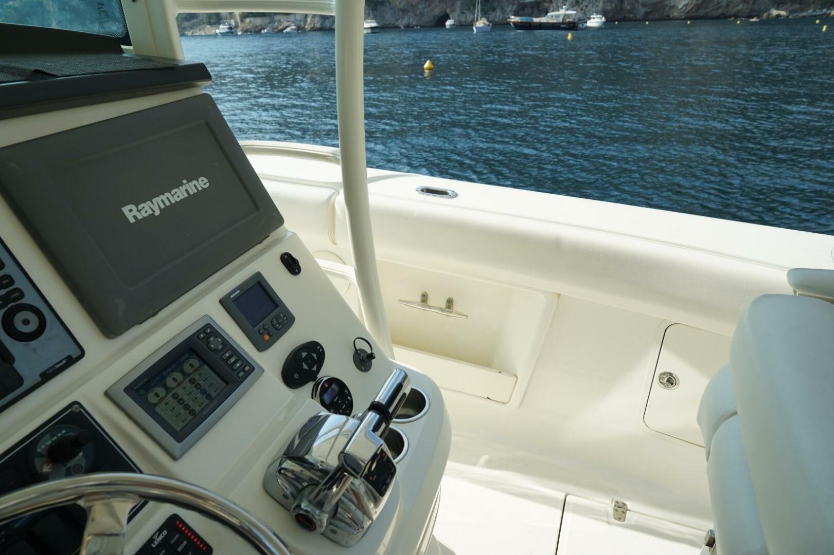 2012 Boston Whaler Whaler 370 Outrage - Image 12