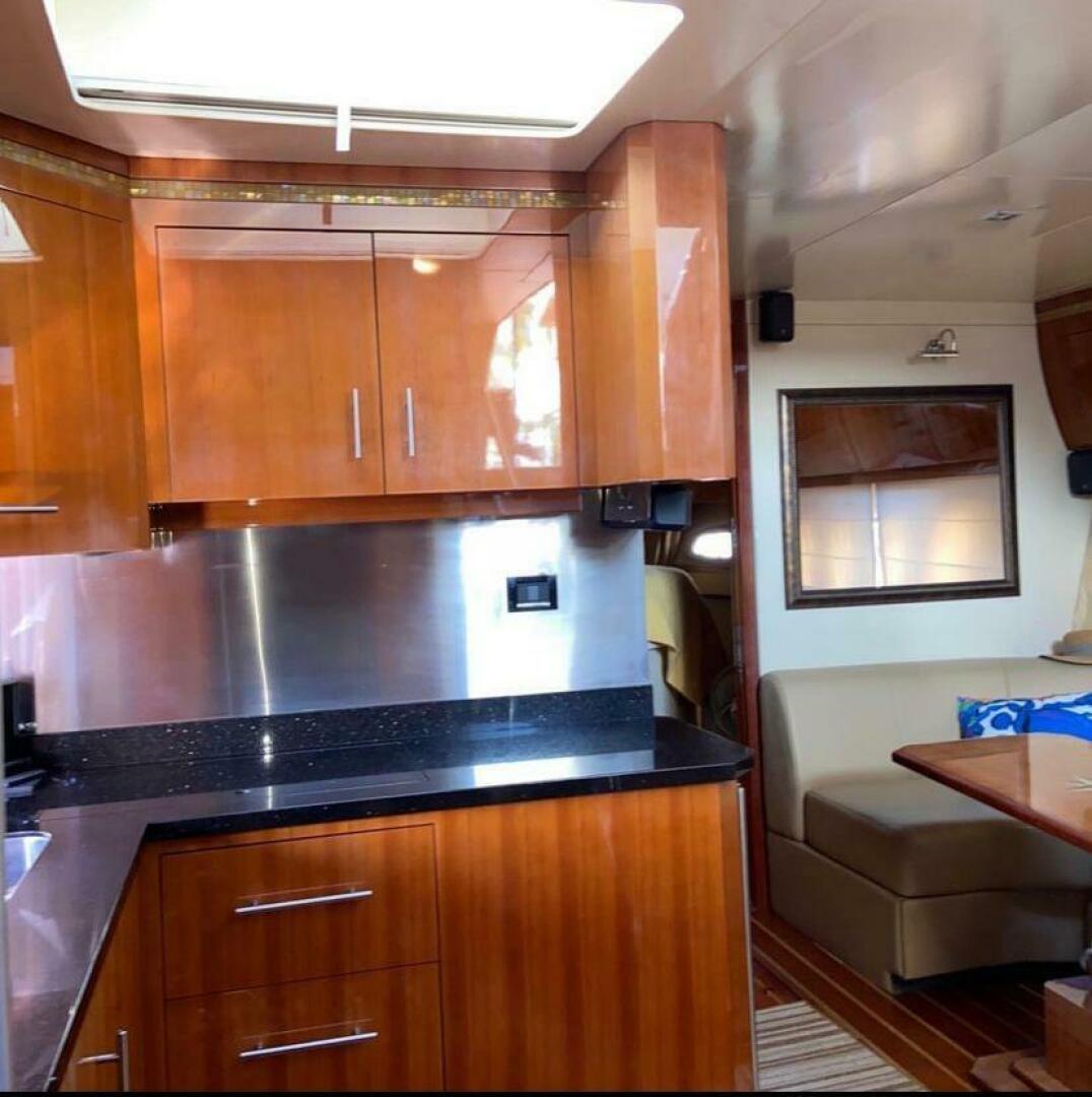 2009 Regal 5260 - Image 29