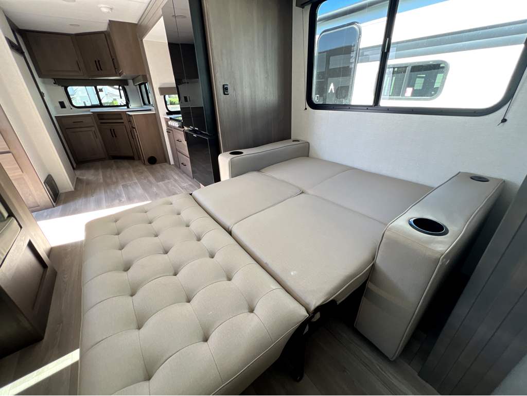 2026 GRAND DESIGN TRANSCEND 25MLX - Image 9