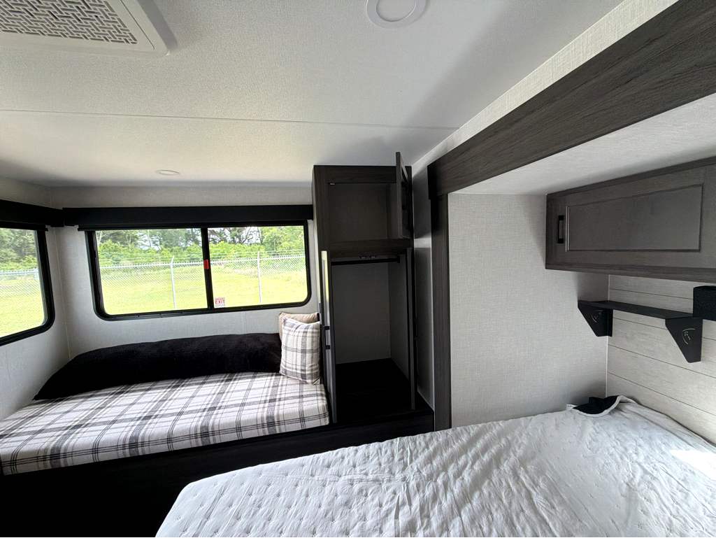 2026 VENTURE RV STRATUS 262VFK - Image 31
