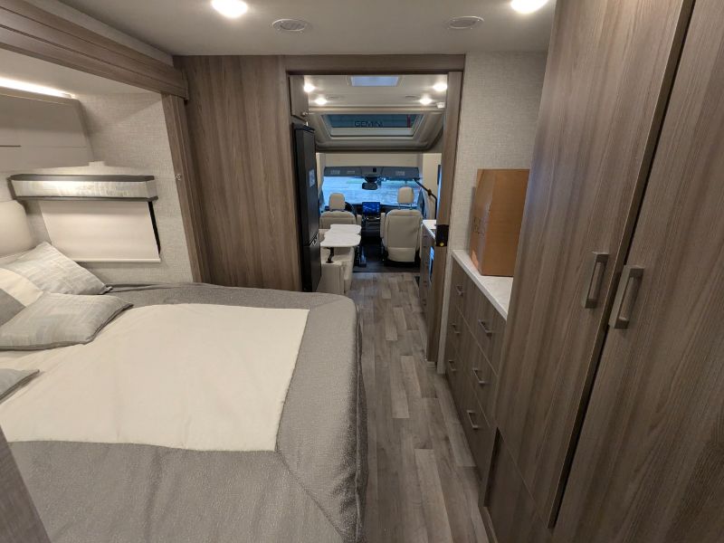 2025 Thor Motor Coach Gemini AWD 24JG - Image 28