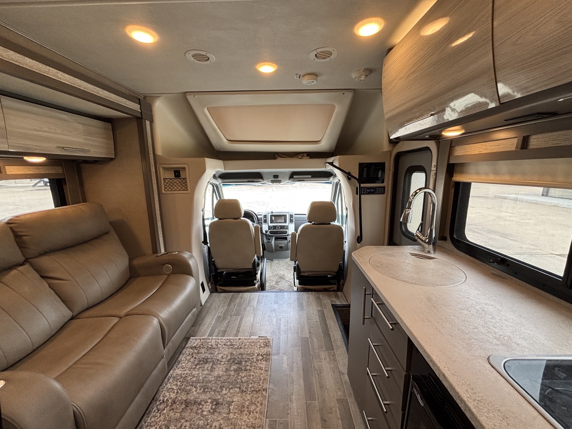 2018 Thor Motor Coach Compass 24TX - Image 13