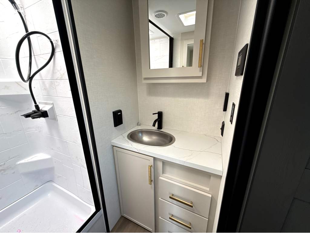 2027 VENTURE RV STRATUS 271VRK - Image 15