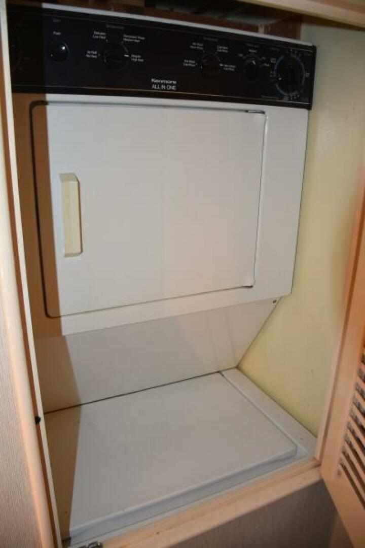 1990 Sunny Briggs Flybridge Sportfish - Image 23