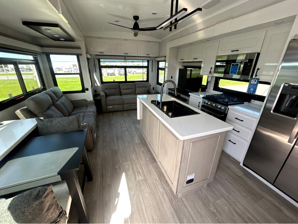 2027 JAYCO PINNACLE 32RLTS - Image 6
