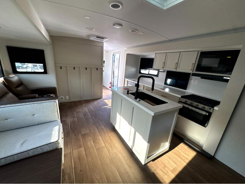 2027 GRAND DESIGN IMAGINE 2670MK - Image 13