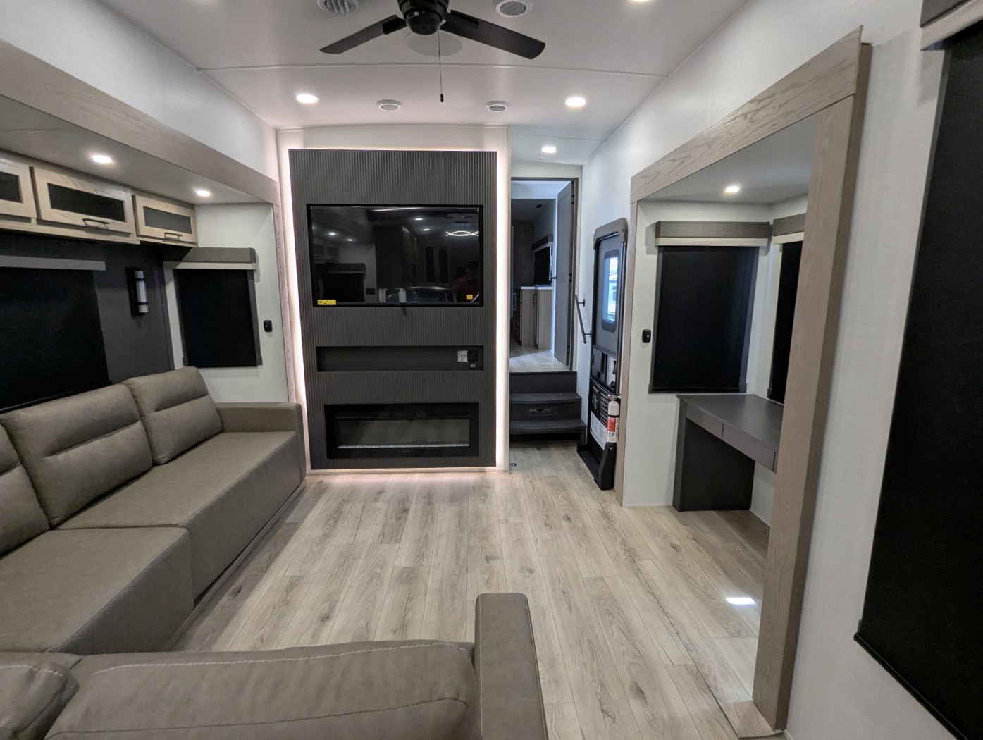 2026 Forest River Rockwood Signature 404SRK - Image 38