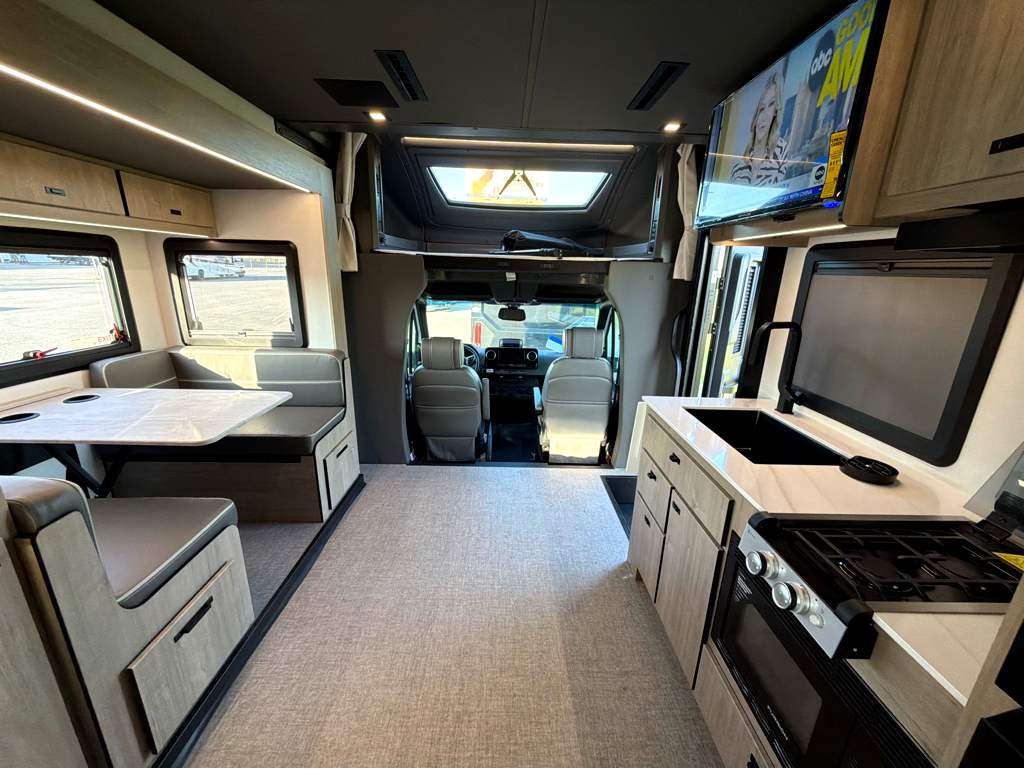 2027 Grand Design Lineage Series M 25FW - Image 29
