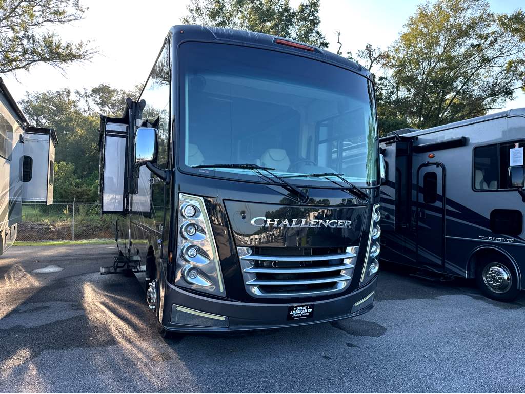 2023 THOR MOTOR COACH CHALLENGER 37DS - Image 1