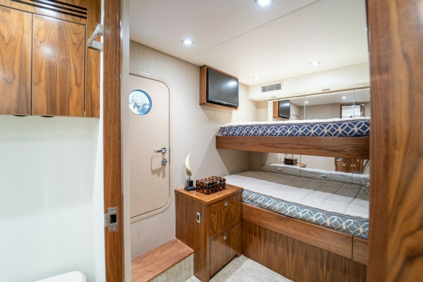 2018 Viking 72 Convertible - Image 48