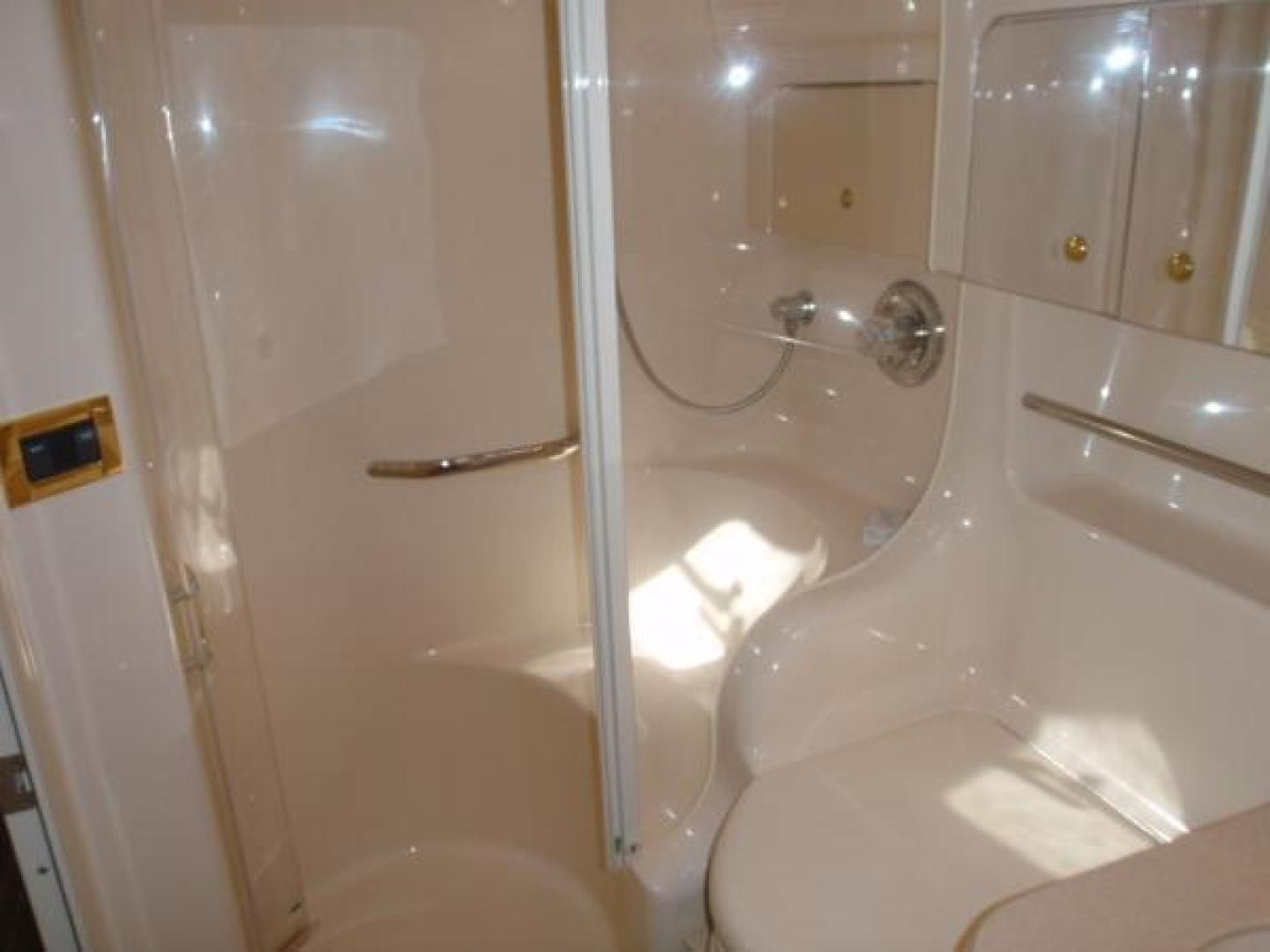 1999 Sea Ray Express Cruiser - Image 10