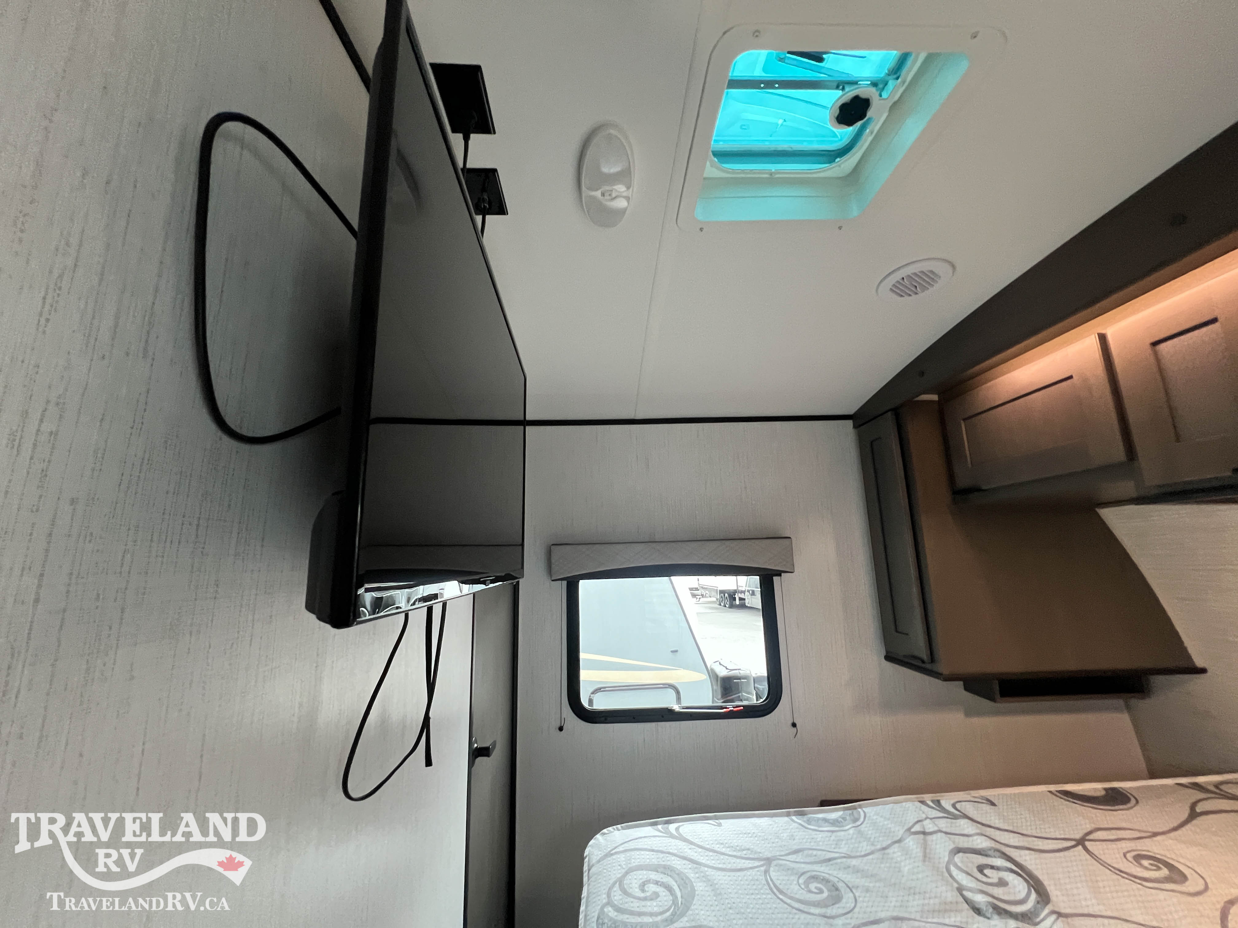 2021 Cruiser RV Embrace Ultra-Lite EL252 - Image 8