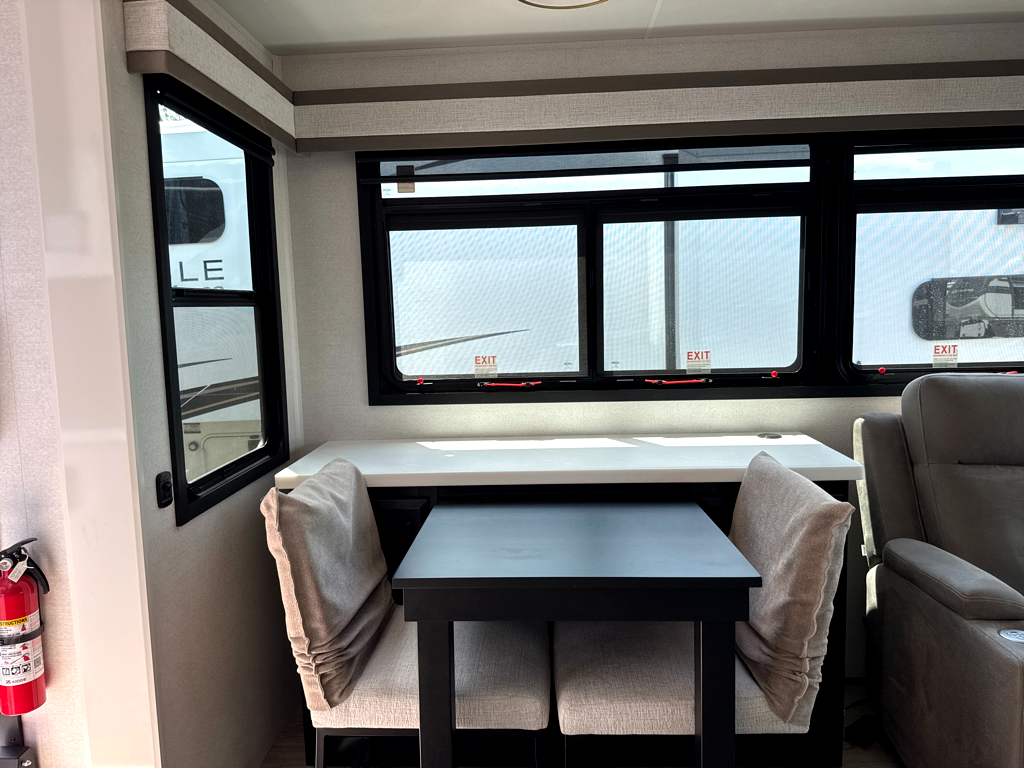 2027 JAYCO PINNACLE 32RLTS - Image 14
