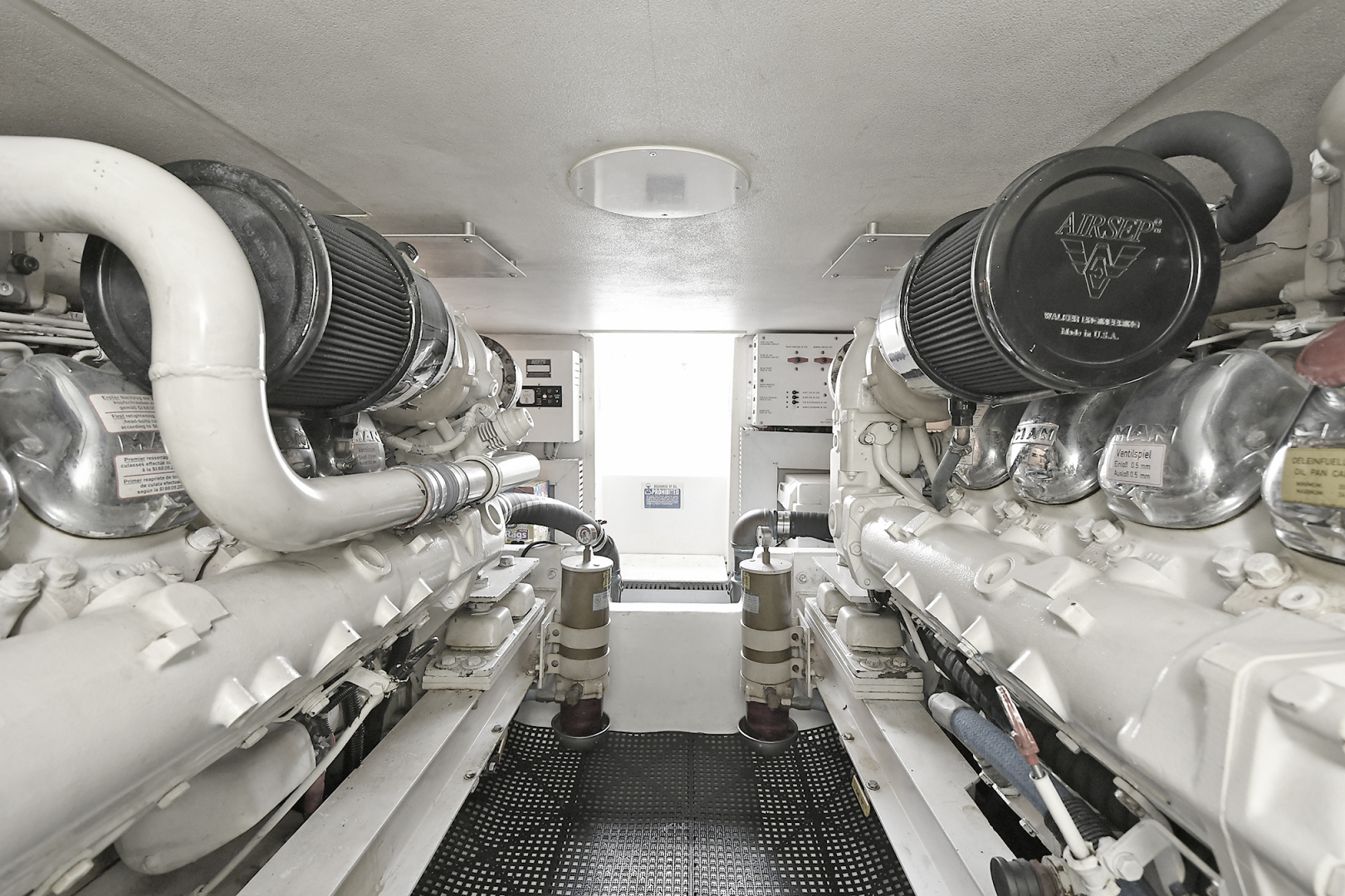 1997 Viking 47 Convertible - Image 32