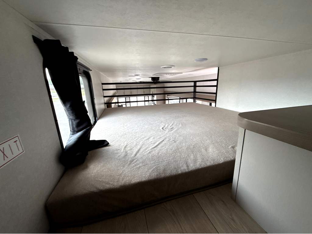 2027 JAYCO JAY FLIGHT BUNGALOW 404LOFT - Image 21