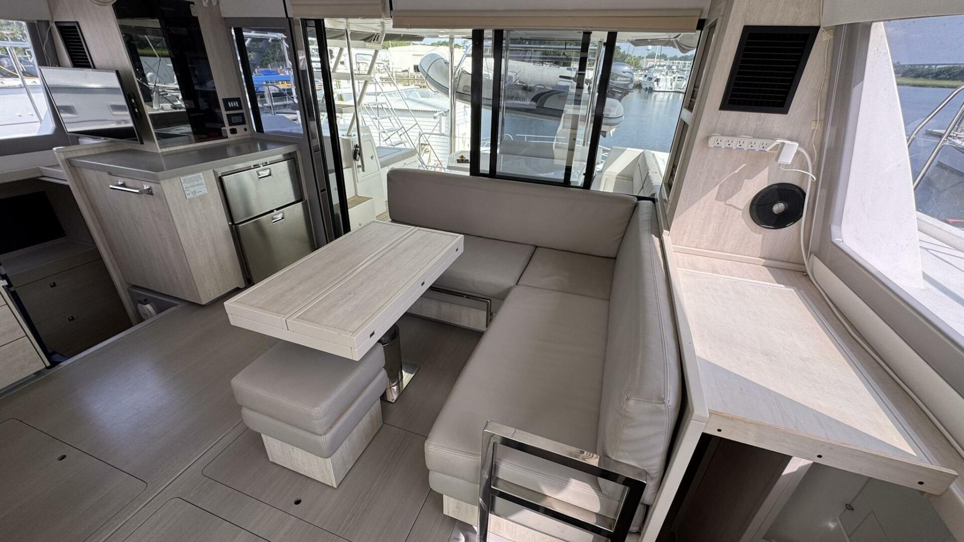 2018 Leopard 43 Powercat - Image 16
