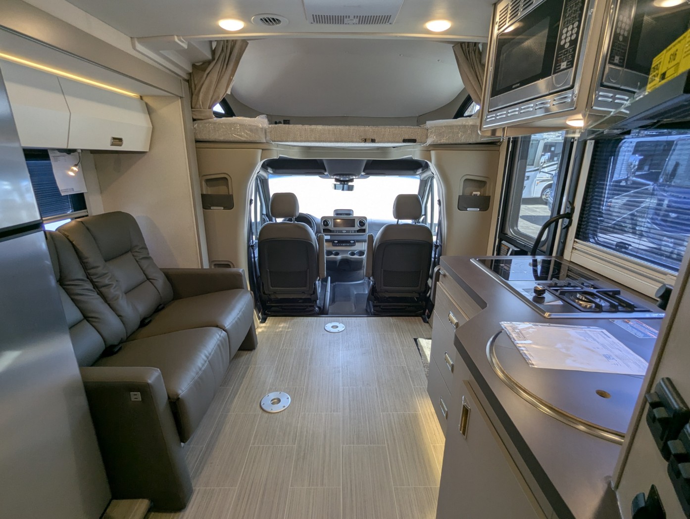 2027 Winnebago View 24R - Image 27