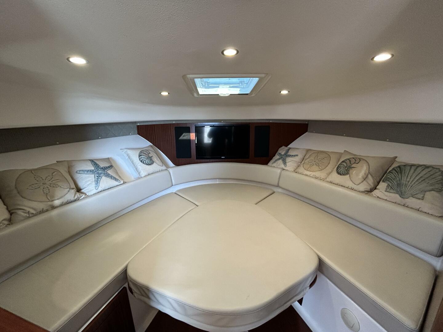 2018 Pursuit OS 385 Offshore - Image 15