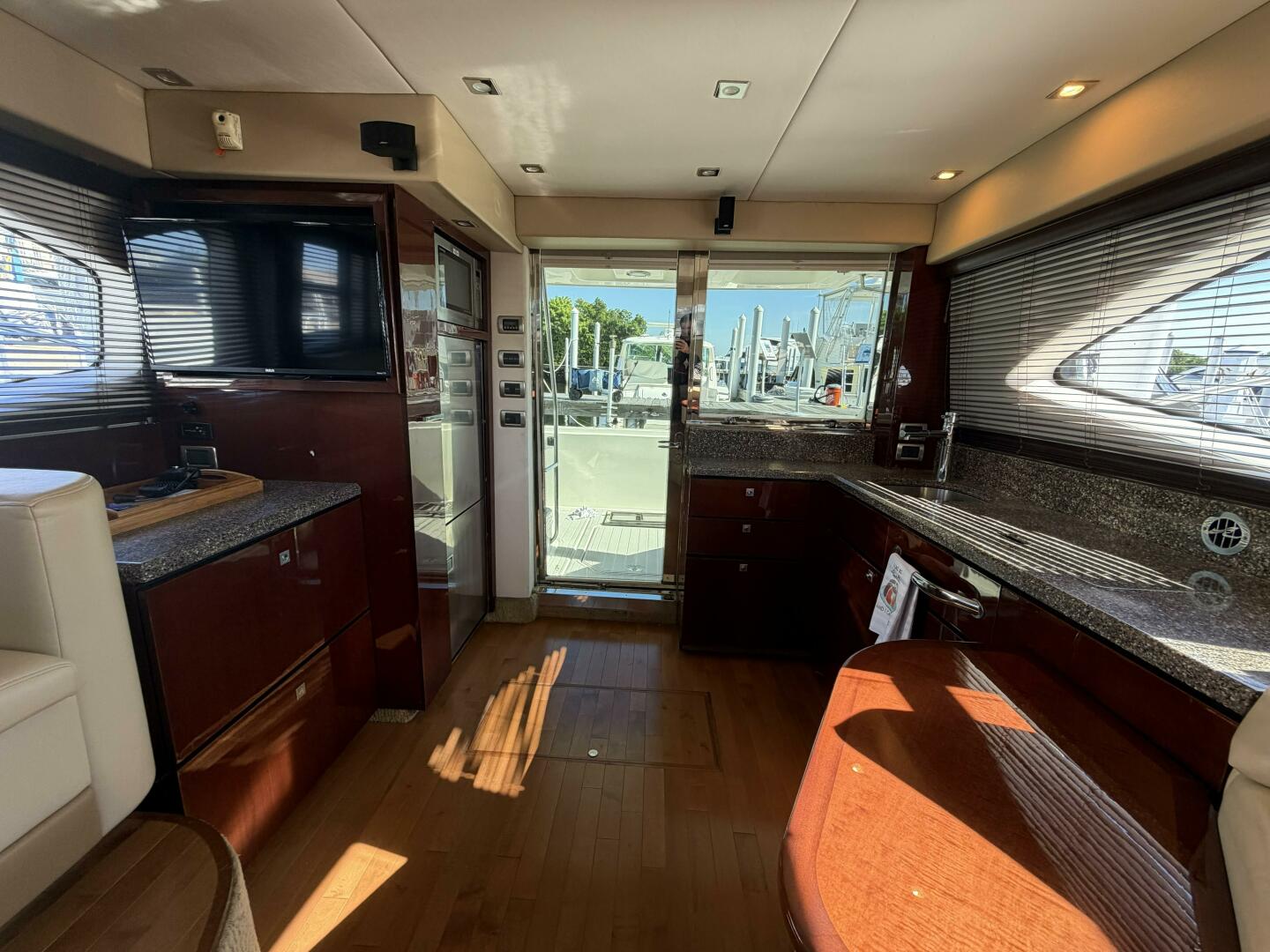 2008 Sea Ray 47 Sedan Bridge - Image 6