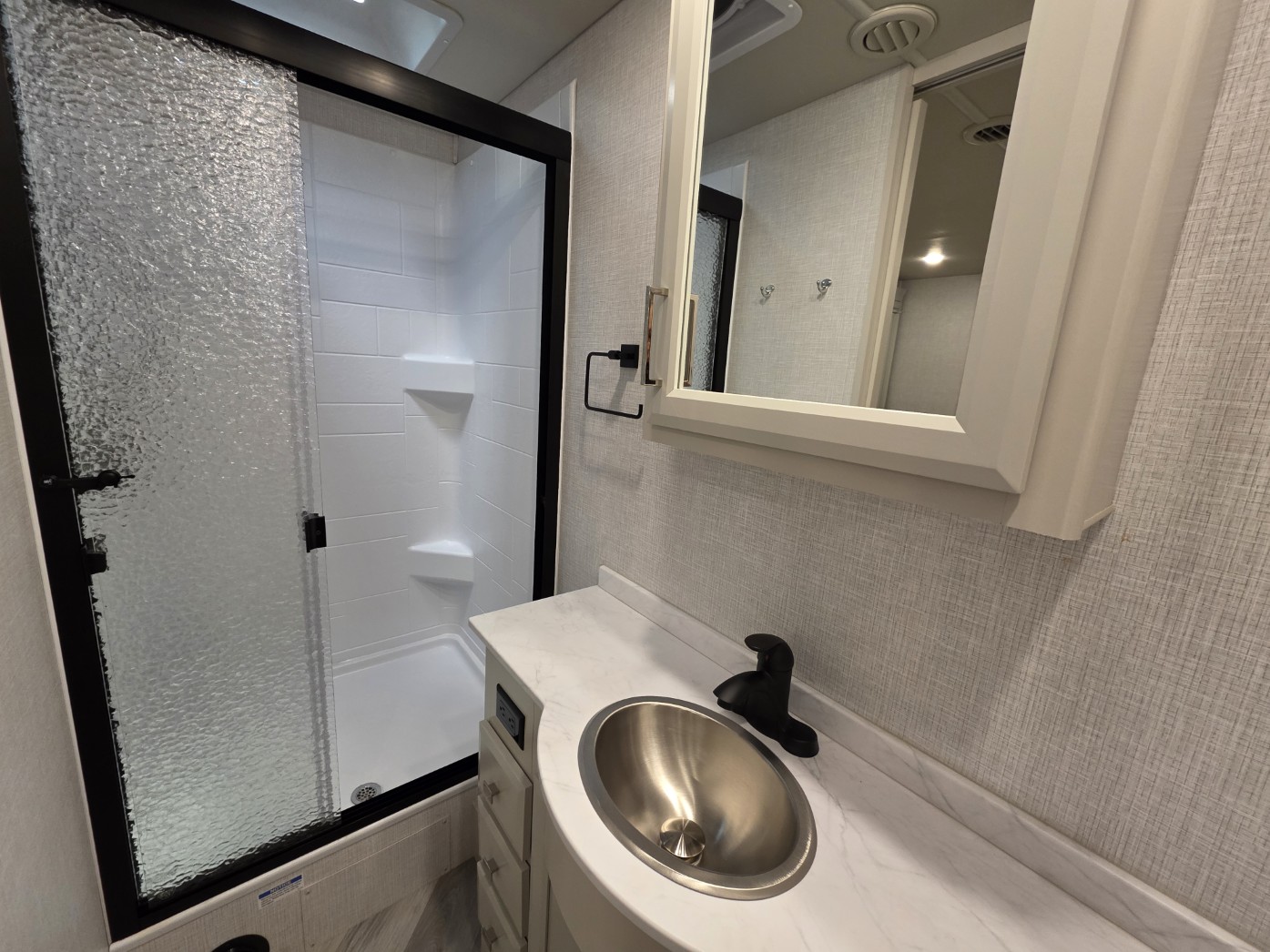 2026 Holiday Rambler Invicta 33HB - Image 26