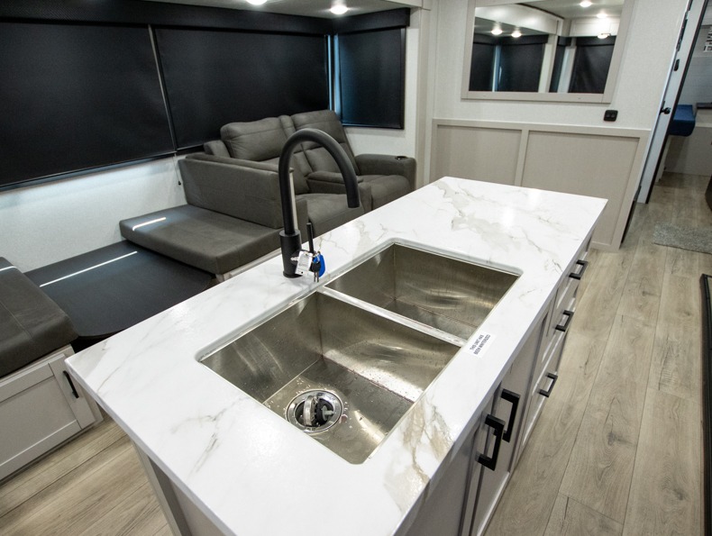 2026 Jayco Jay Feather 27MK - Image 12