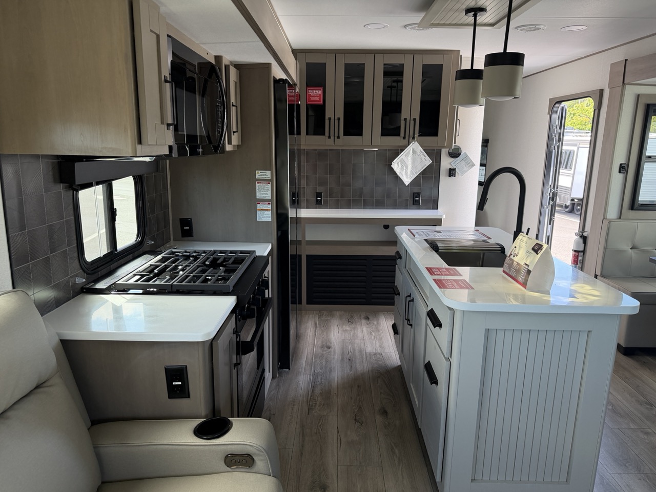 2026 Grand Design Reflection Travel Trailer 317RSTS - Image 12