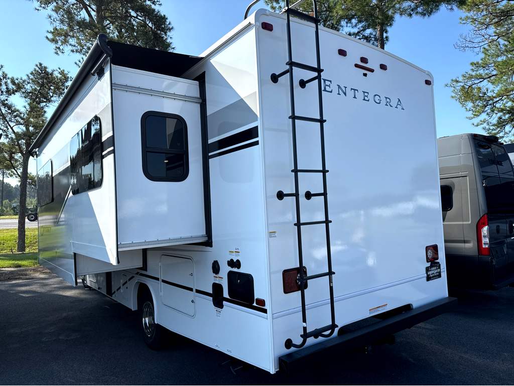 2027 ENTEGRA COACH ODYSSEY 24B - Image 3