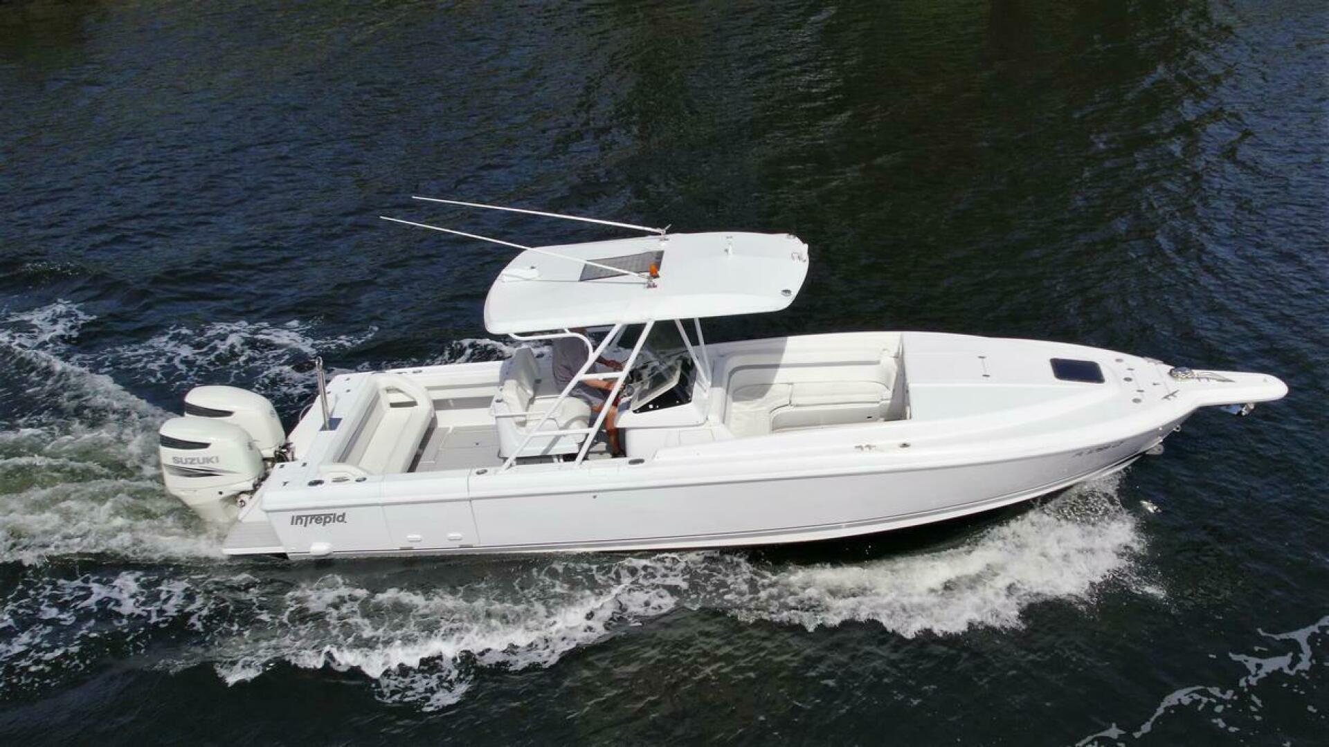 2003 Intrepid 32 - Image 6