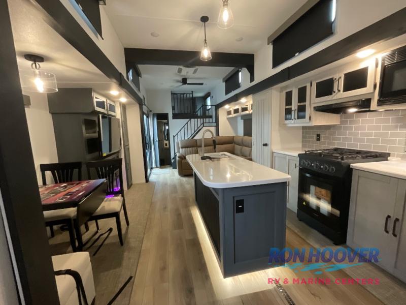 2026 PALOMINO PUMA 420LFT - Image 22
