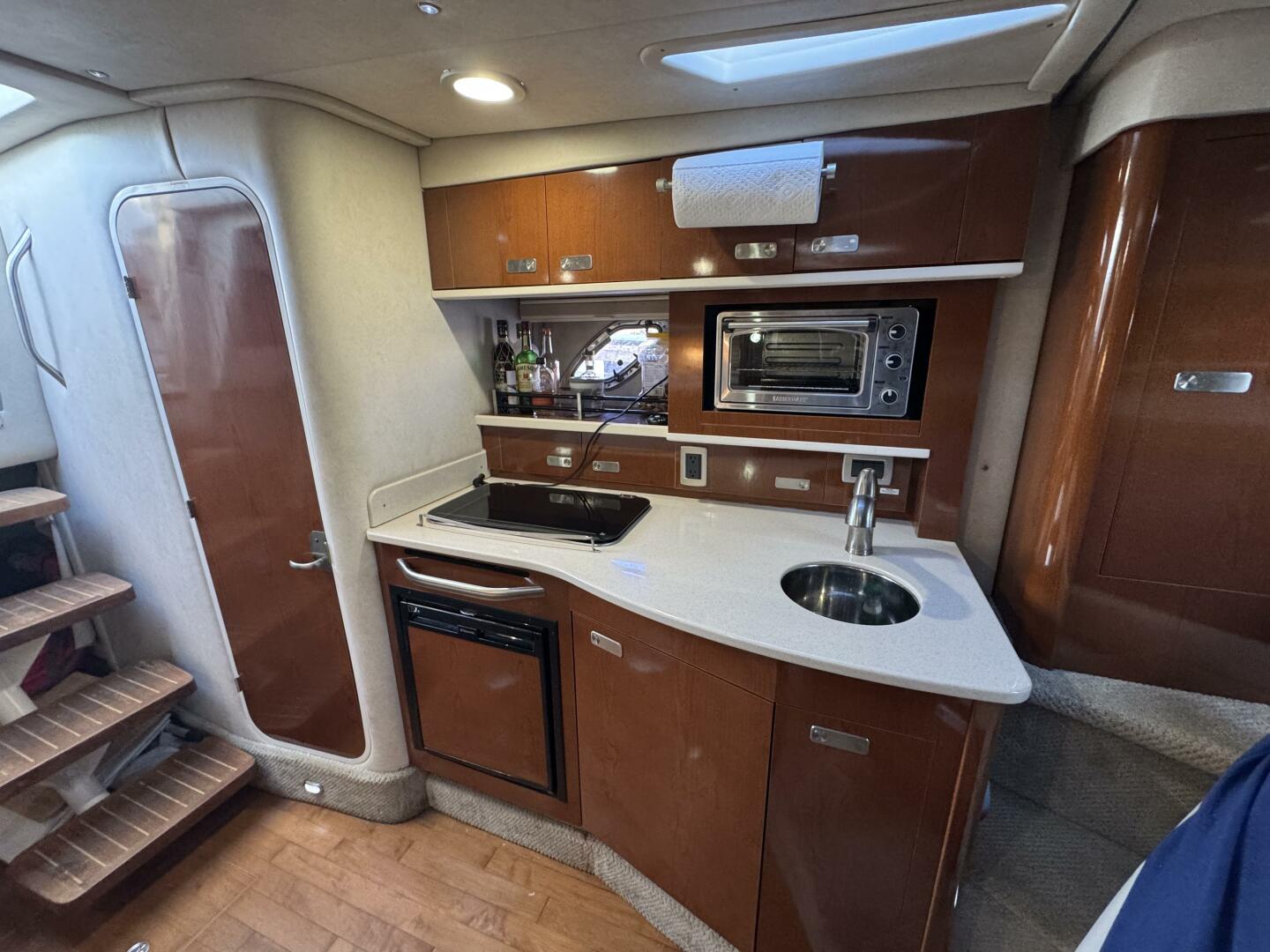 2011 Sea Ray 330 Sundancer - Image 18