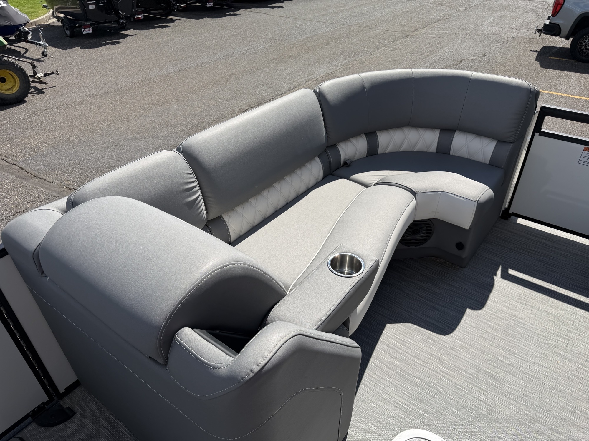 2023 Bennington 25QSBA Swingback with Power Arch - Image 24