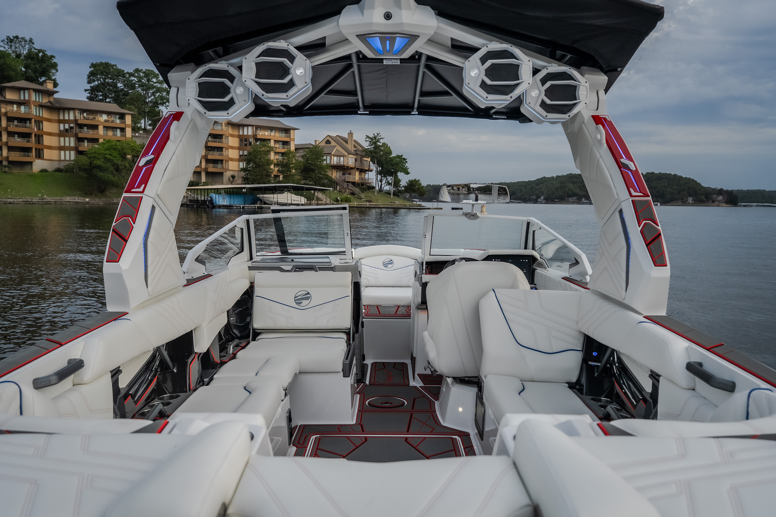 2027 Tigé  Ultré 25ZX  - Image 39