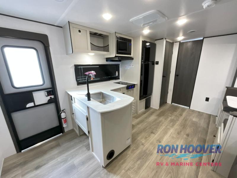 2025 COACHMEN 24RB - Image 10
