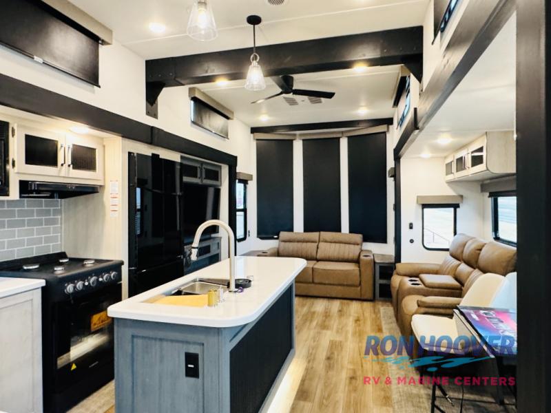 2026 PALOMINO 402LFT - Image 42