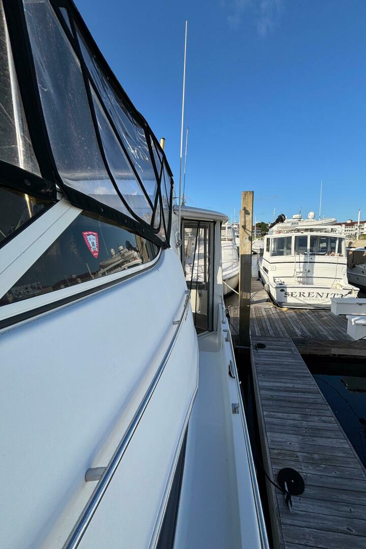 2001 Carver 396 Aft Cabin MY - Image 9